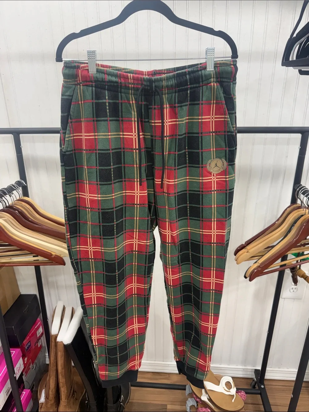 Like New Men’s Jordan Red & Green Plaid Fleece Joggers Large